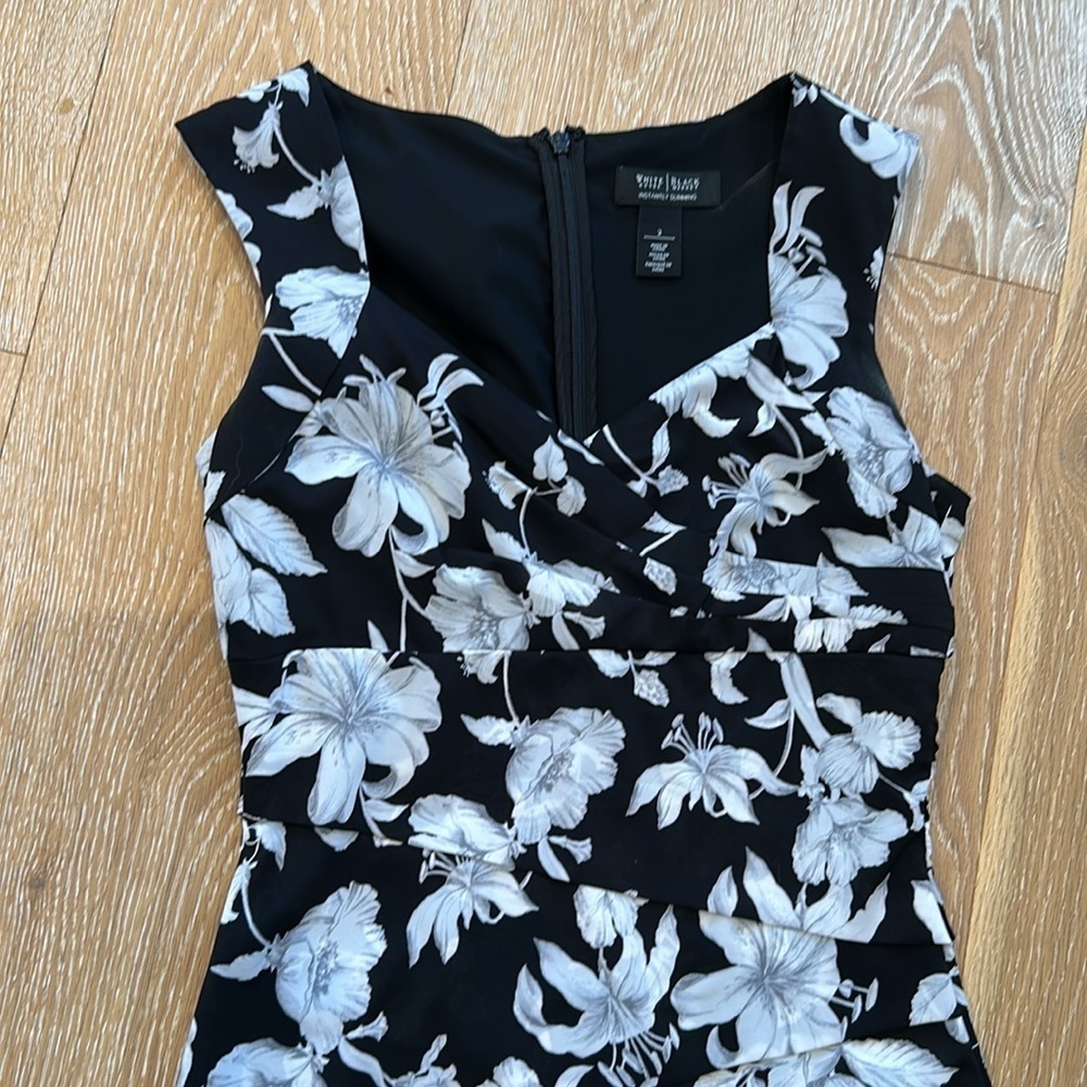 White House Black Market Instantly Slimming Dress - Picture 4 of 9